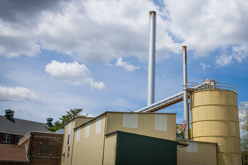 Conversion from centralized steam plant to decentralized hot water plant