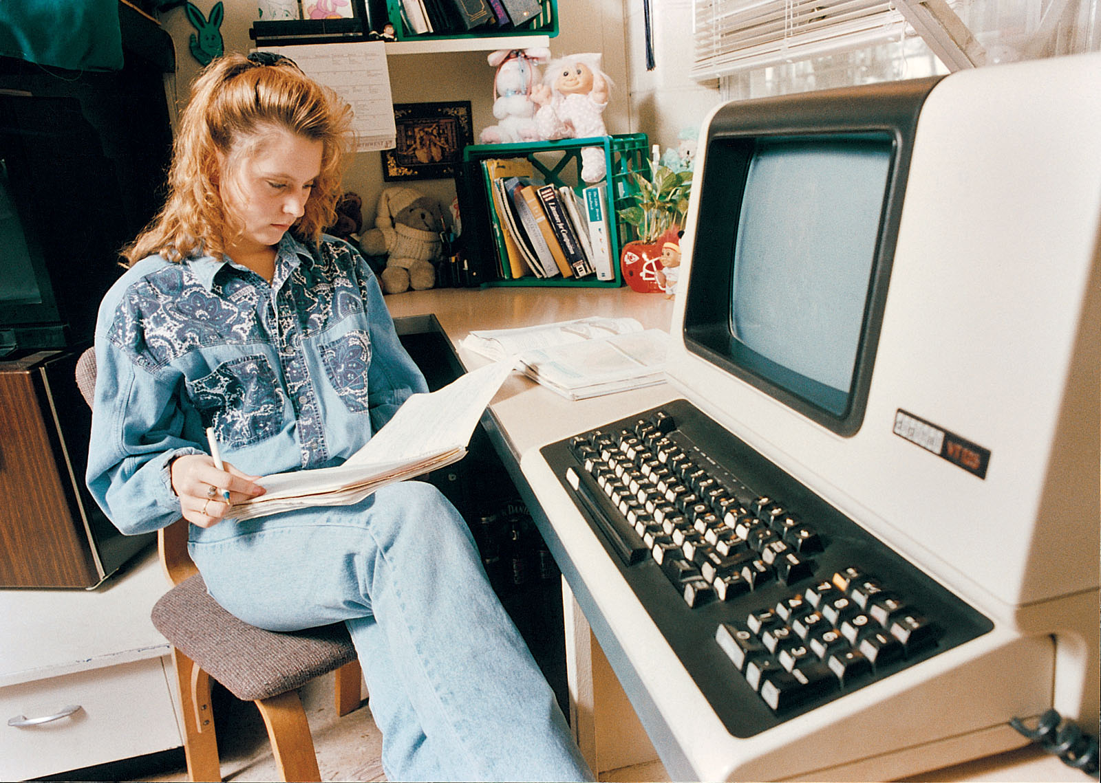 Beginning in 1987, every Northwest residence hall room was equipped with a computer terminal networked to a common server that provided access to an online library catalog, word processing and email.