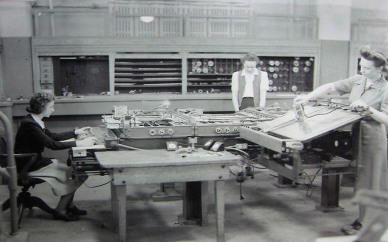 Jean's friend Kay at the Moore School of Engineering | Left: Kay McNulty Mauchly Alyse Snyder, and Sis Stump operate the differential analyzer in the basement of the Moore School of Electrical Engineering, University of Pennsylvania, Philadelphia, Penn.  The differential analyzer was a mechanical analog computer used extensively in the assembly of artillery firing tables prior to the invention of the ENIAC. A differential analyzer was shown in operation in the 1951 film When Worlds Collide. (U.S. Army photo from the archives of the ARL Technical Library)