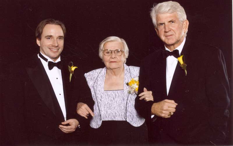 Jean, Linus Torvalds & Bob Metcalfe | Linus Torvalds and Bob Metcalfe were, along with Jean, enshrined in the CHM Hall of Fellows. Left: Linus Torvalds.  Center: Jean Jennings Bartik. Right: Bob Metcalfe. (Courtesy of Dr. Jon Rickman, Vice President of Information Technology, Northwest Missouri State University.)