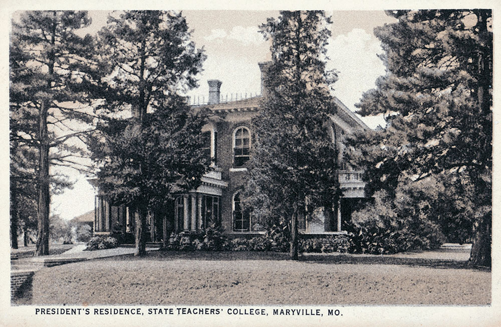 A postcard of the Gaunt House produced and sold during the 1920s.