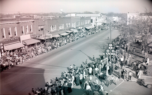 Crowds pack downtown Maryville prior to the start of the 1962 Homecoming Parade.