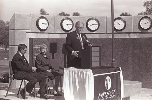 Joyce and Harvey White are honored by President Dean Hubbard at the International Plaza dedication ceremony in 1998.