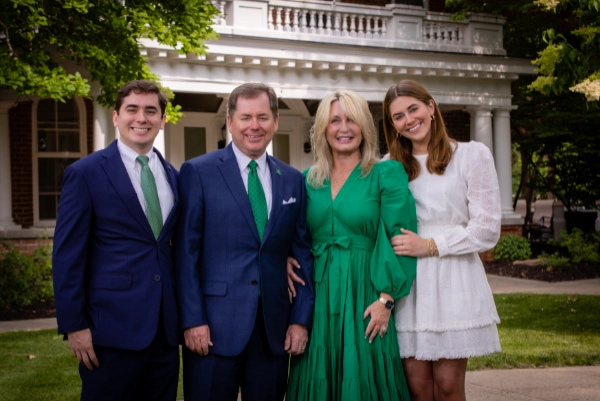 Official Portrait of President Tatum and the First Family