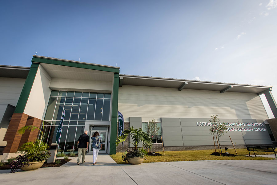 The 29,500-square-foot Agricultural Learning Center features laboratories, a kitchen, classrooms, study spaces and offices as well as a large exposition space and an outdoor education plaza.