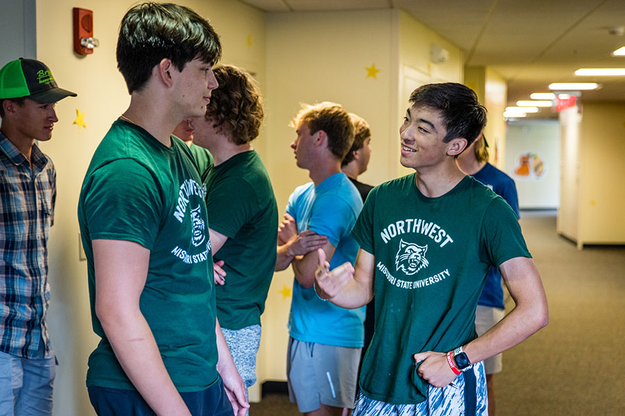 First-year students got to know each other after moving into residence halls Saturday. (Photo by Lauren Adams | Northwest Missouri State University)