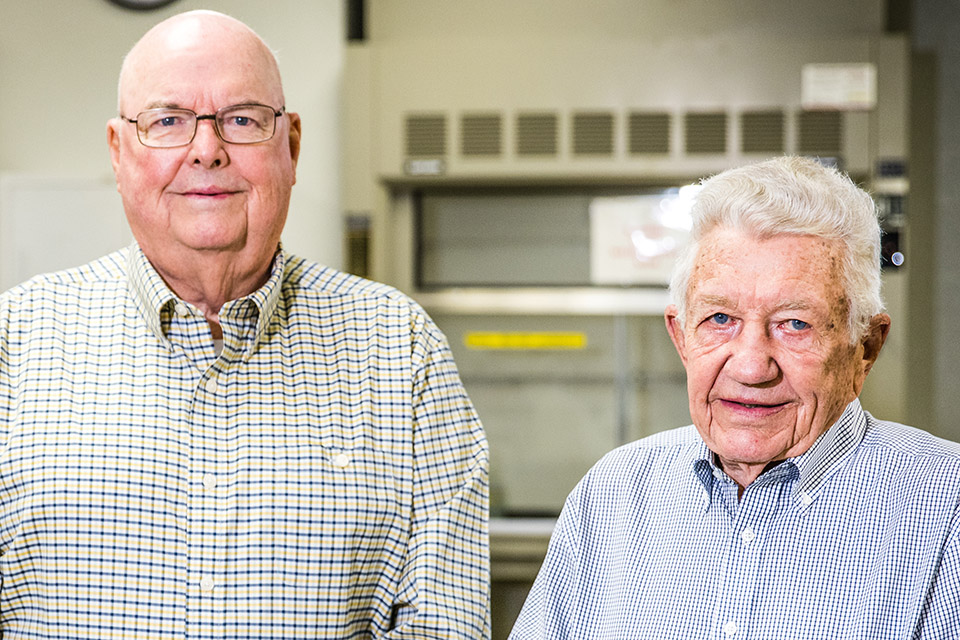 Retired faculty create scholarship to support accredited chemistry students