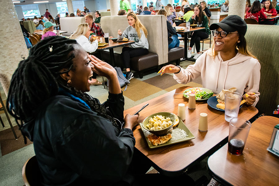 Northwest students dine in the lower level of the J.W. Jones Student Union. (Photos by Todd Weddle/Northwest Missouri State University)