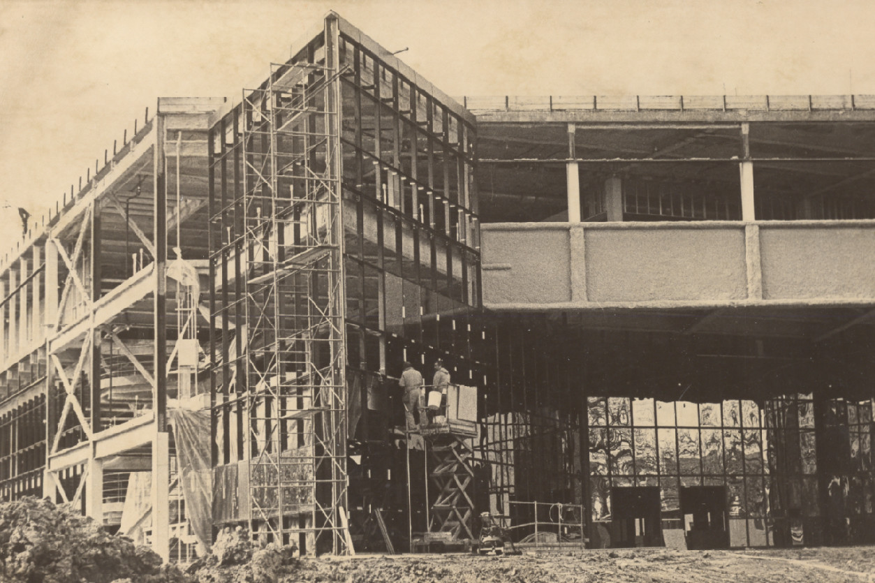 Northwest broke ground for its new library in March 1981 to replace Wells Library, and construction continued for two years with the building opening in March 1983. (University Archives)