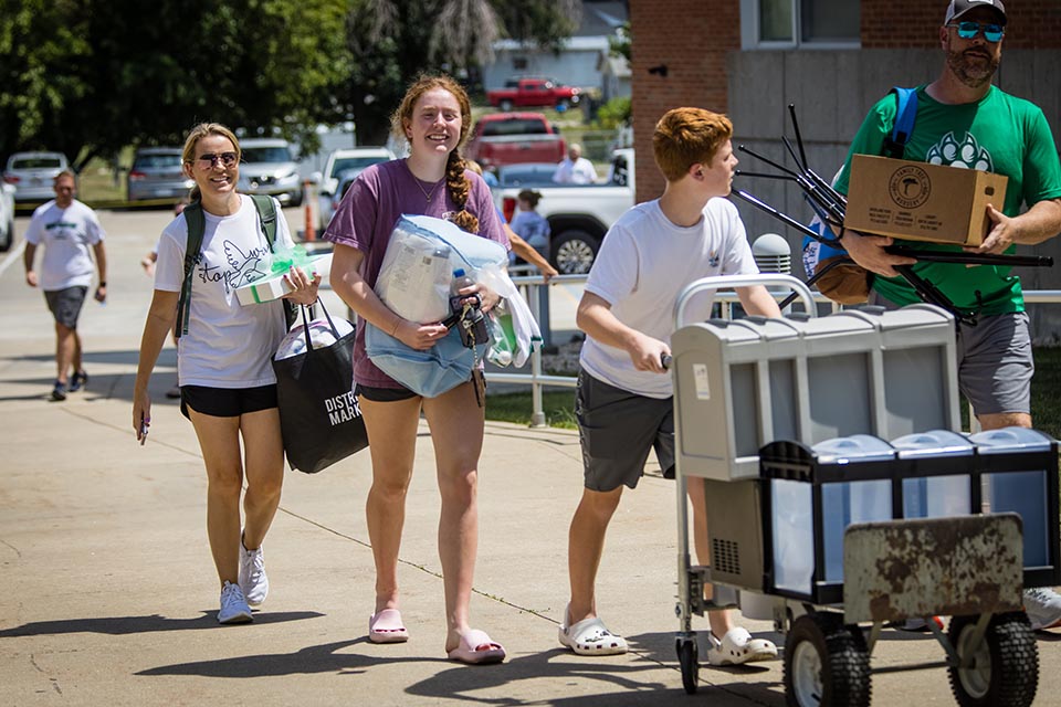 Students encouraged to reduce waste, help community during annual Big Green Move Out