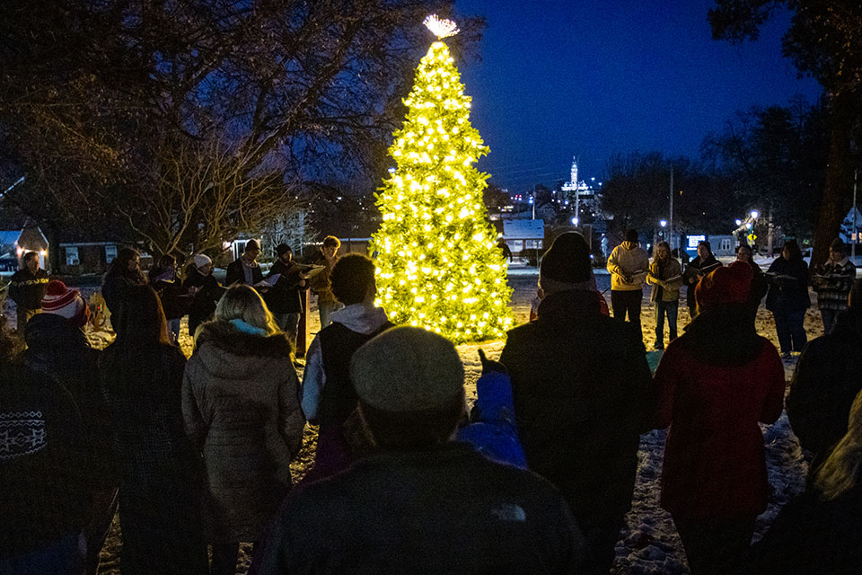 Northwest celebrates holiday season during annual tree lighting ceremony