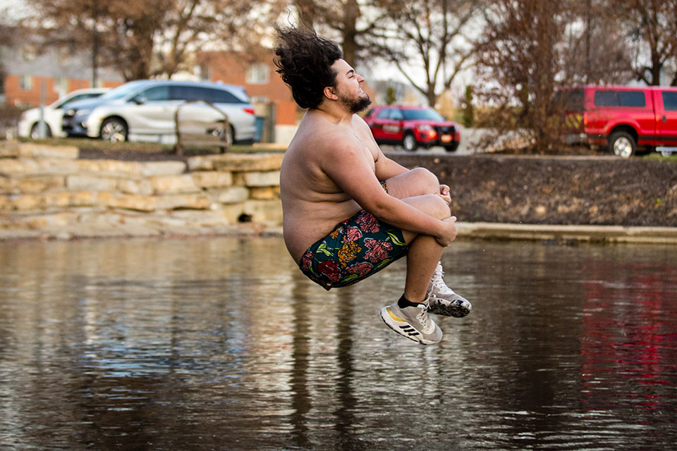 Students raise support for cancer research, treatments during annual plunge