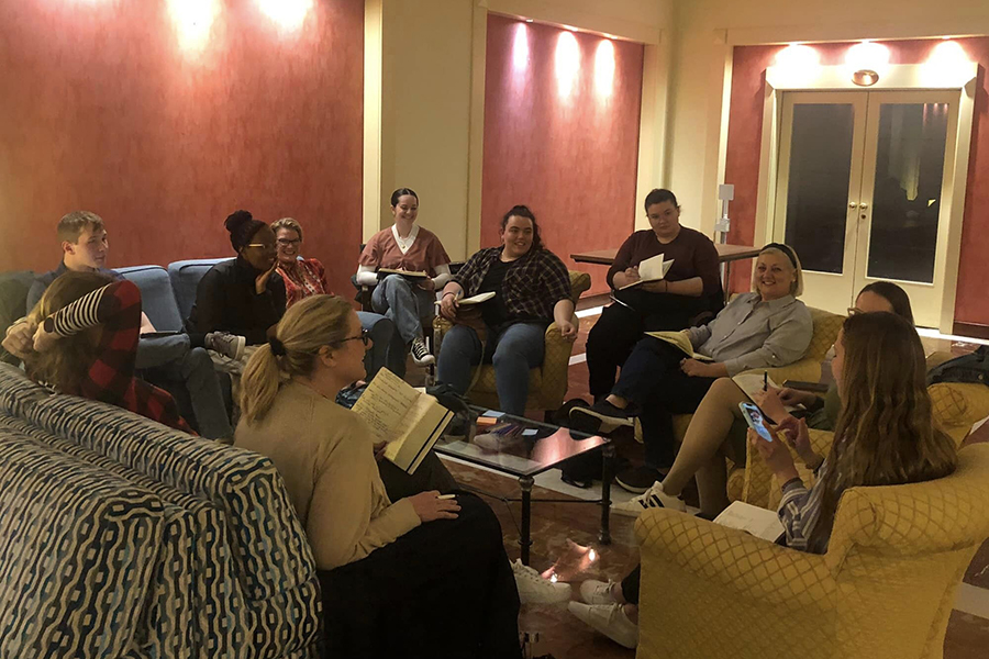 Participants took daily notes and reflected on their experiences. Each evening the Northwest study group gathered to reflect on their learning during the day.
