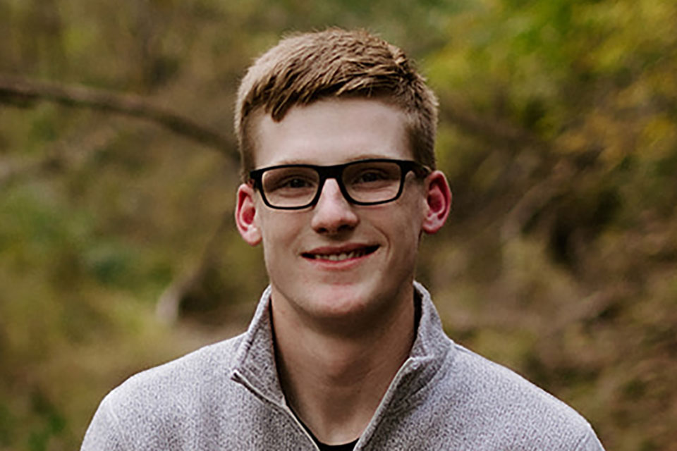Sarsany receives scholarship in memory of Savannah native