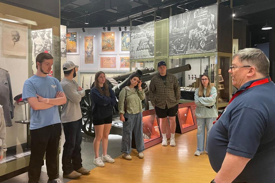 Museum visit enhances history students’ understanding of World War I, archival work