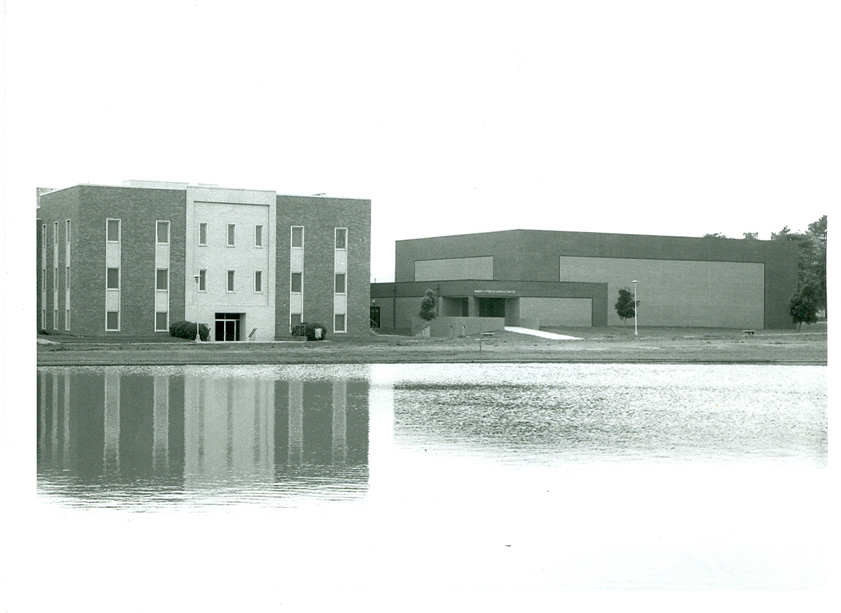 Completed Foster Aquatic Center (Photo by University Photography)